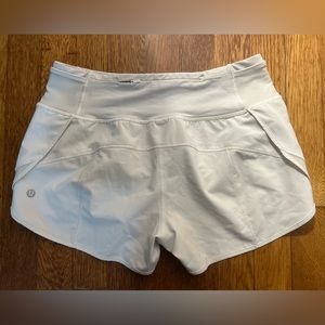 Lululemon - Mesh Over Miles Shorts 3”